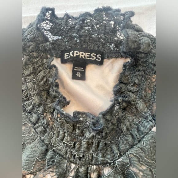 EXPRESS LACE HALTER TOP S - Picture 2 of 6
